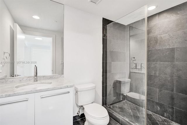 900 Biscayne Blvd 1808, Miami, FL 33132