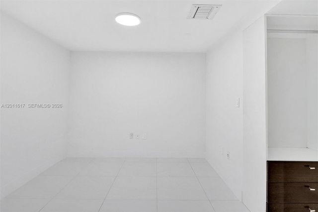 900 Biscayne Blvd 1808, Miami, FL 33132
