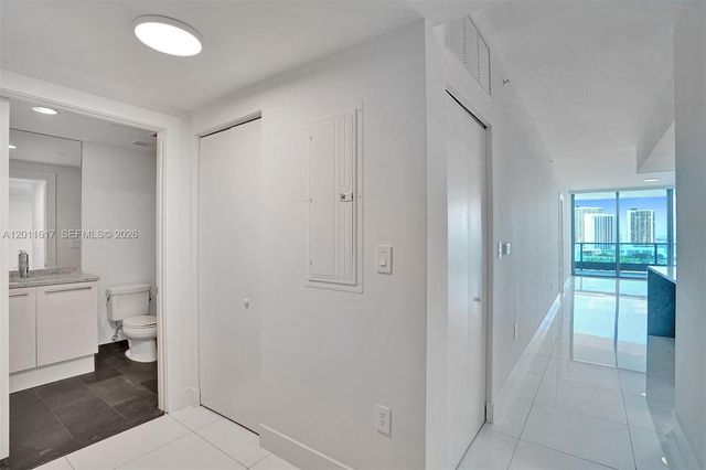 900 Biscayne Blvd 1808, Miami, FL 33132