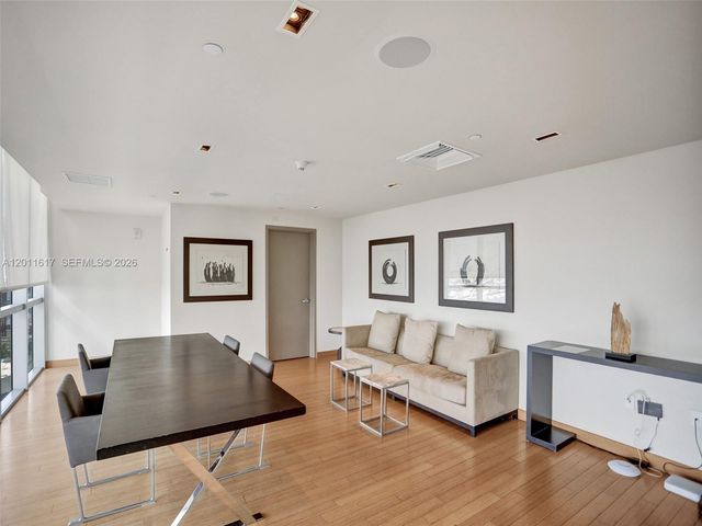 900 Biscayne Blvd 1808, Miami, FL 33132