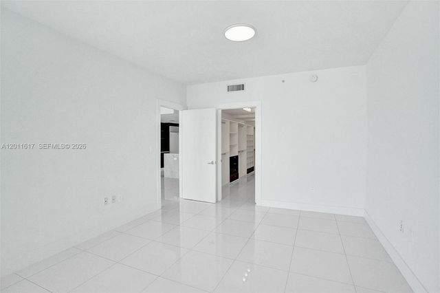 900 Biscayne Blvd 1808, Miami, FL 33132