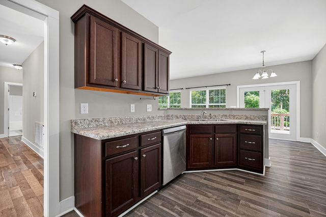 105 Shiloh Ln, Smithville, TN 37166