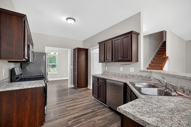 105 Shiloh Ln, Smithville, TN 37166