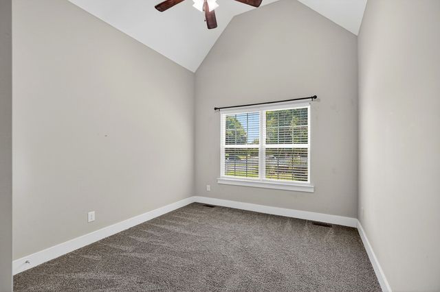 105 Shiloh Ln, Smithville, TN 37166