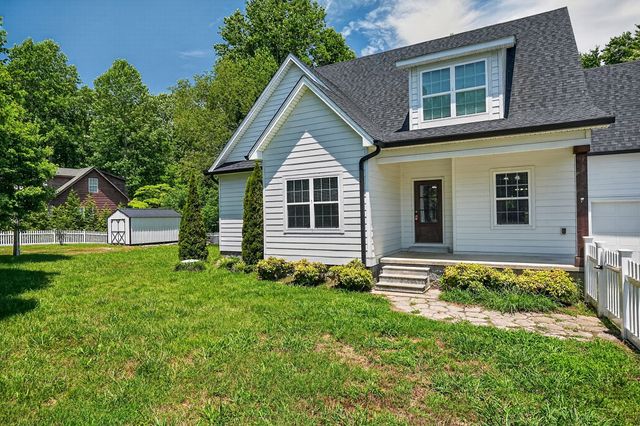 105 Shiloh Ln, Smithville, TN 37166