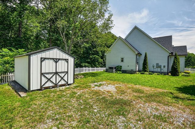 105 Shiloh Ln, Smithville, TN 37166