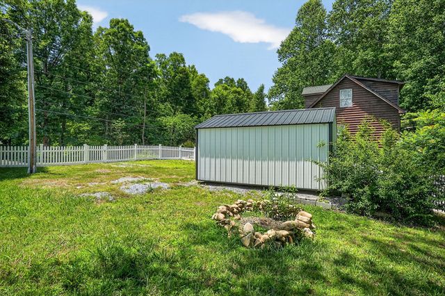 105 Shiloh Ln, Smithville, TN 37166