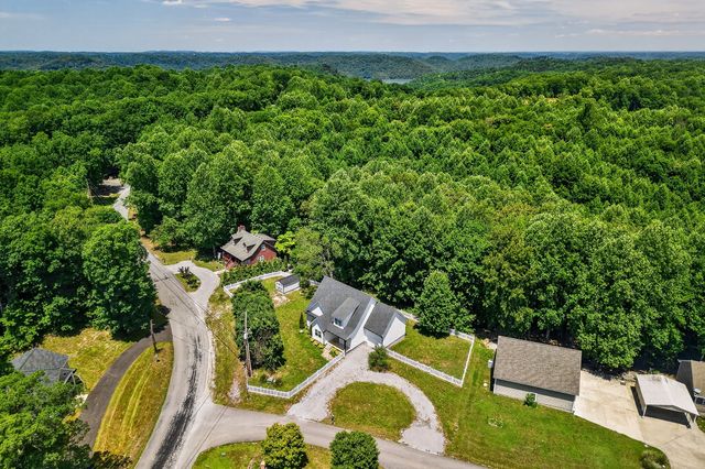 105 Shiloh Ln, Smithville, TN 37166
