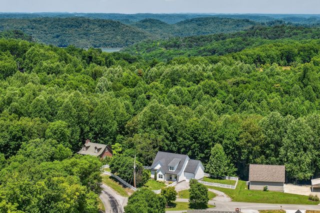 105 Shiloh Ln, Smithville, TN 37166
