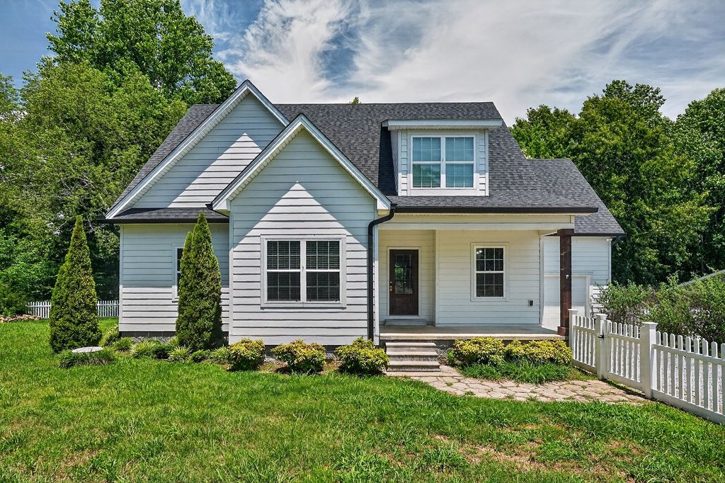 105 Shiloh Ln, Smithville, TN 37166