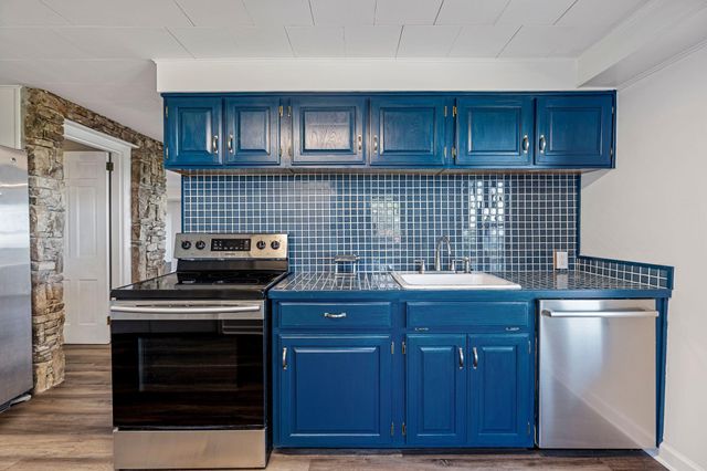 500 N Crest Road, Chattanooga, TN 37404