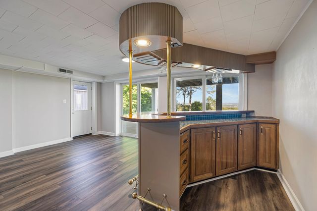 500 N Crest Road, Chattanooga, TN 37404