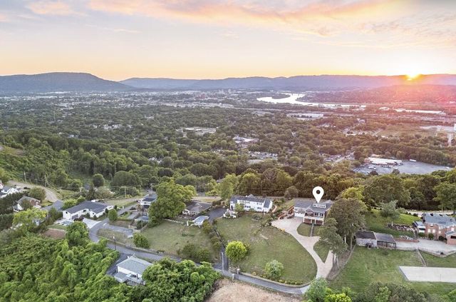 500 N Crest Road, Chattanooga, TN 37404