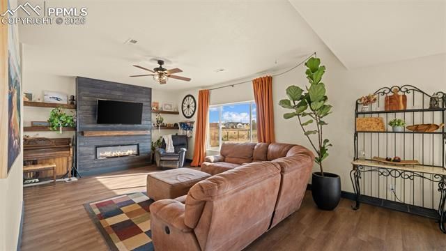 1072 S Avenida Del Oro NA, Pueblo West, CO 81007
