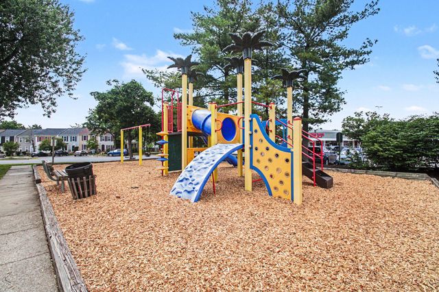 7981 NORTHUMBERLAND RD, Springfield, VA 22153