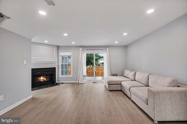 7981 NORTHUMBERLAND RD, Springfield, VA 22153
