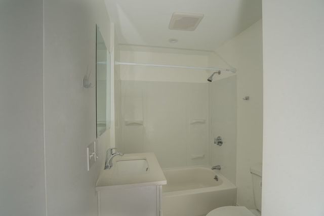 11 Park St 3, Haverhill, MA 01830