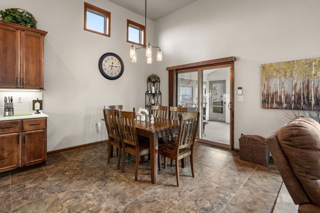 1308 31st Avenue W, West Fargo, ND 58078