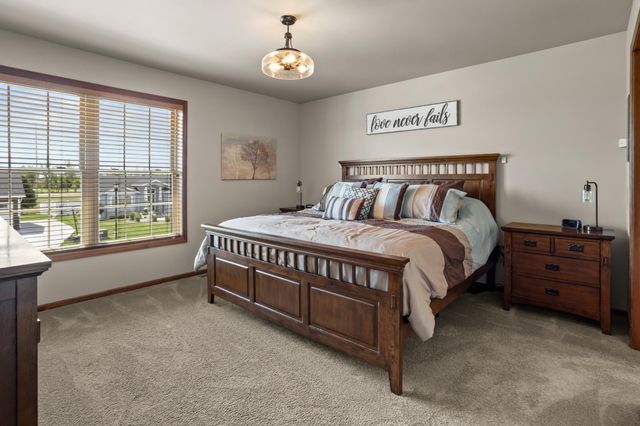 1308 31st Avenue W, West Fargo, ND 58078