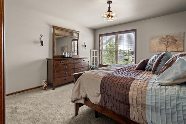 1308 31st Avenue W, West Fargo, ND 58078