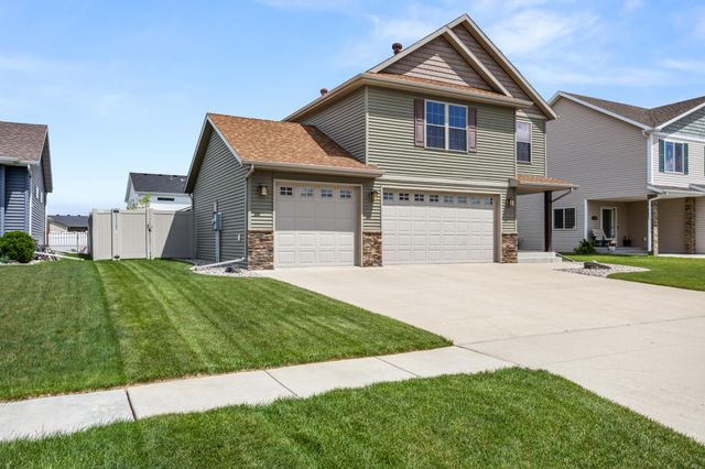1308 31st Avenue W, West Fargo, ND 58078