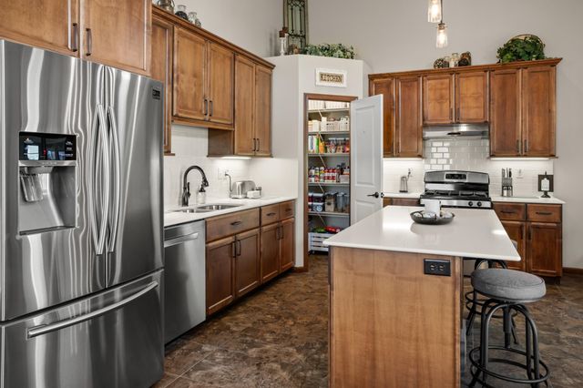 1308 31st Avenue W, West Fargo, ND 58078