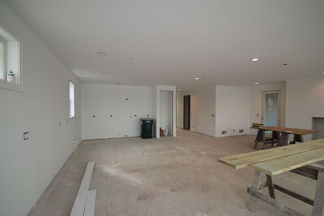 40609 N North Newport Drive, Antioch, IL 60002