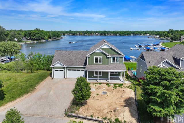 40609 N North Newport Drive, Antioch, IL 60002