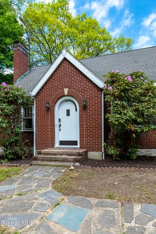 1509 Sunset Road, Schodack, NY 12033