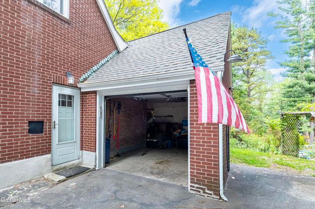 1509 Sunset Road, Schodack, NY 12033