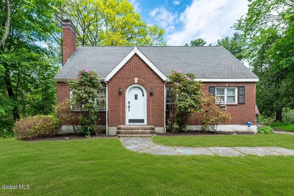 1509 Sunset Road, Schodack, NY 12033
