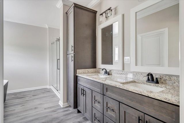 284 Windsor Castle DR, Moneta, VA 24121