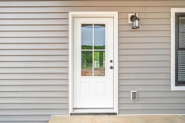 284 Windsor Castle DR, Moneta, VA 24121