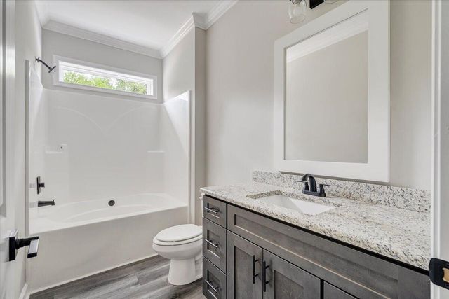 284 Windsor Castle DR, Moneta, VA 24121