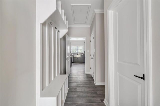 284 Windsor Castle DR, Moneta, VA 24121