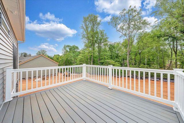 284 Windsor Castle DR, Moneta, VA 24121