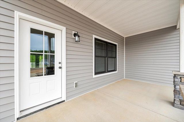 284 Windsor Castle DR, Moneta, VA 24121