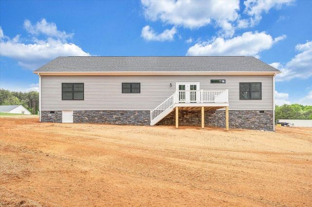 284 Windsor Castle DR, Moneta, VA 24121