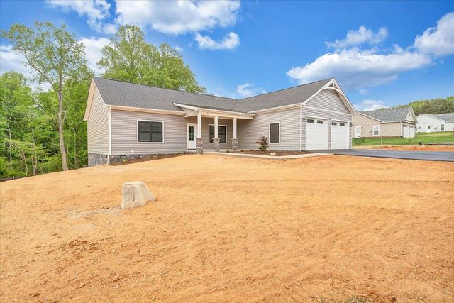 284 Windsor Castle DR, Moneta, VA 24121