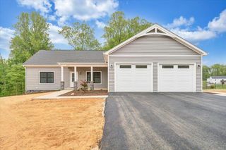 284 Windsor Castle DR, Moneta, VA 24121