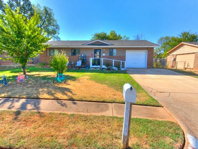 604 Meadowlake Drive, Noble, OK 73068