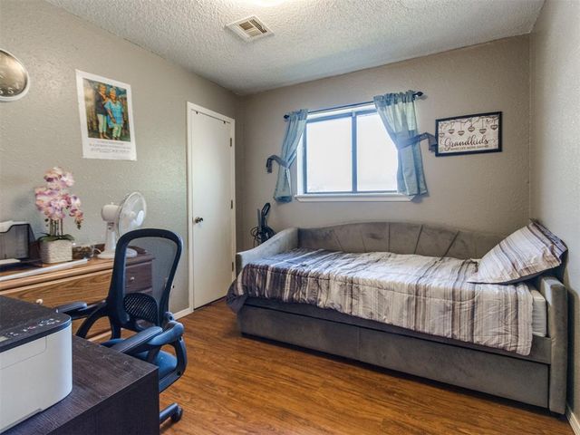 604 Meadowlake Drive, Noble, OK 73068