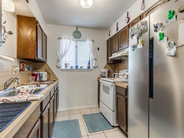 604 Meadowlake Drive, Noble, OK 73068
