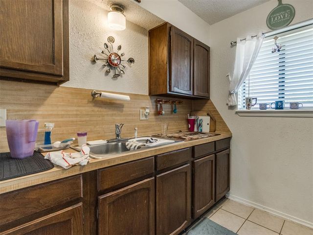 604 Meadowlake Drive, Noble, OK 73068