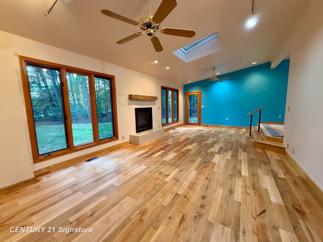 2221 Pinehurst Court, Midland, MI 48640