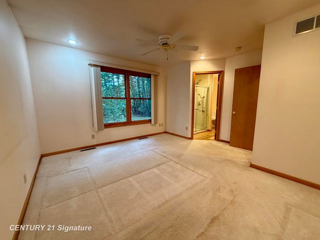 2221 Pinehurst Court, Midland, MI 48640