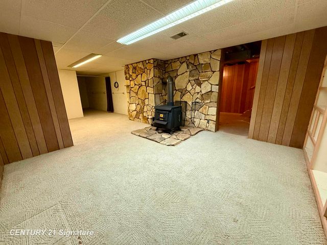 2221 Pinehurst Court, Midland, MI 48640