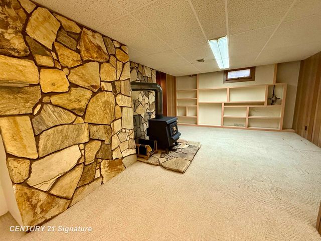 2221 Pinehurst Court, Midland, MI 48640