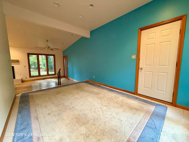 2221 Pinehurst Court, Midland, MI 48640