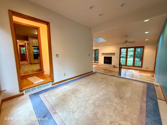 2221 Pinehurst Court, Midland, MI 48640